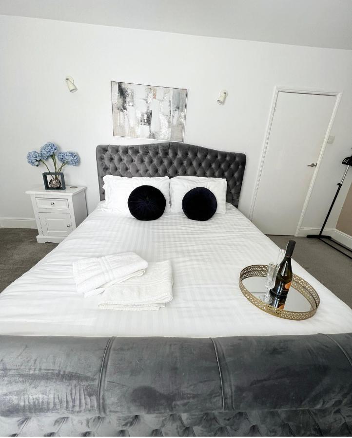 Modern 3 Bed, Heart Of Ashley Cross, 5 Mins To Sandbanks Poole Luaran gambar