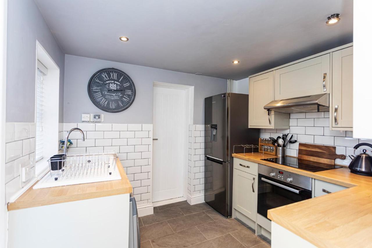 Modern 3 Bed, Heart Of Ashley Cross, 5 Mins To Sandbanks Poole Luaran gambar